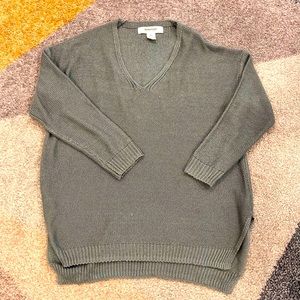 Womens’s medium knit sweater